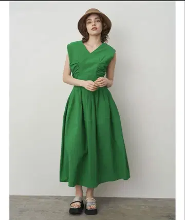 ELENDEEK 엘렌딕 자카드 턱 허리 마크 원피스