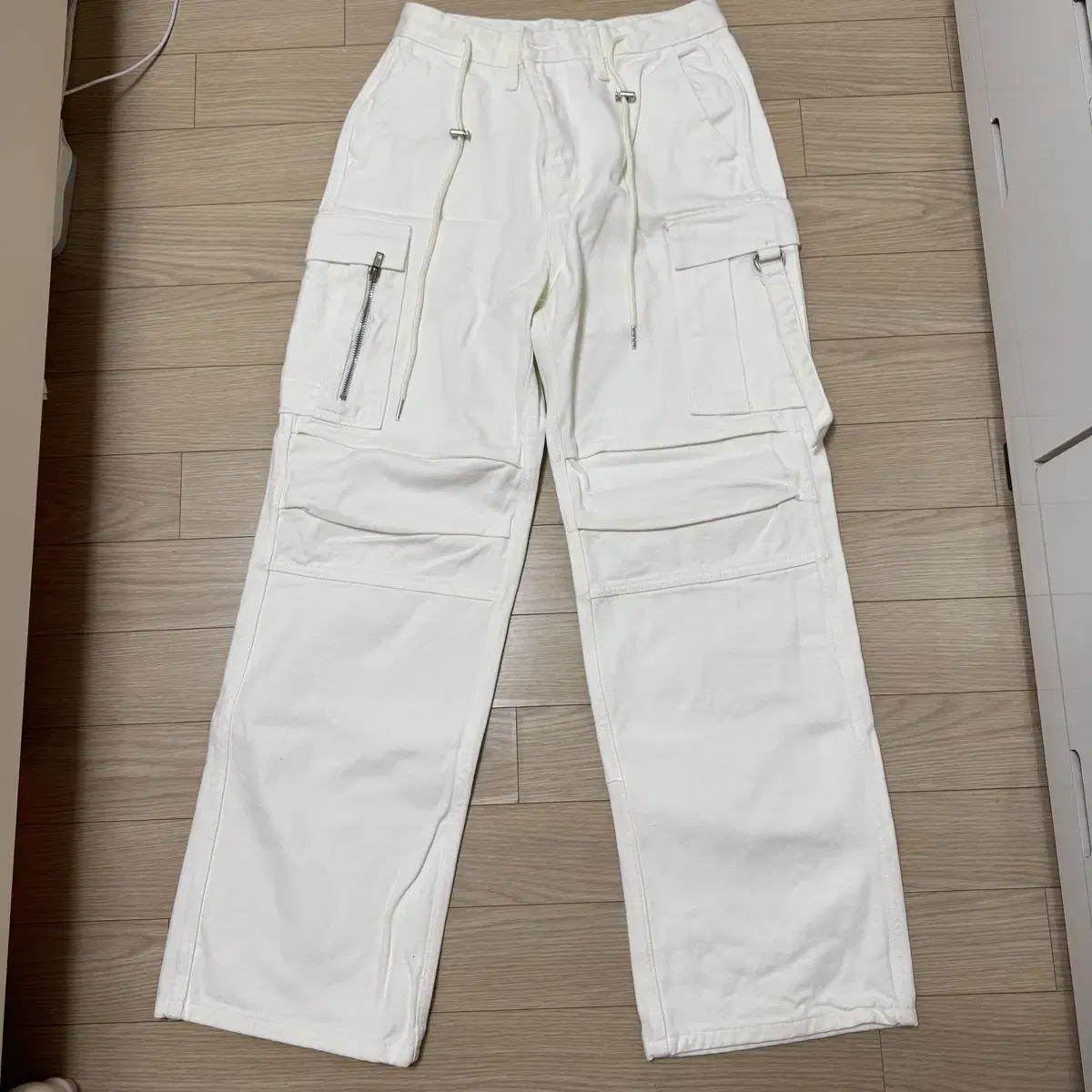 【MODIMOOD】BIG CARGO TWO BUCKLE LONG PANTS Modimood Big Cargo Two-Buckle Long Pants #모디무드 on