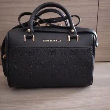 Maison de FLEUR 블랙 숄더백