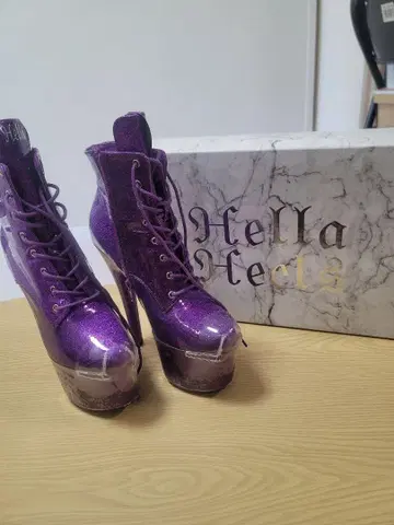Hella Heels The Glitterati 퍼플 하이힐 부츠
