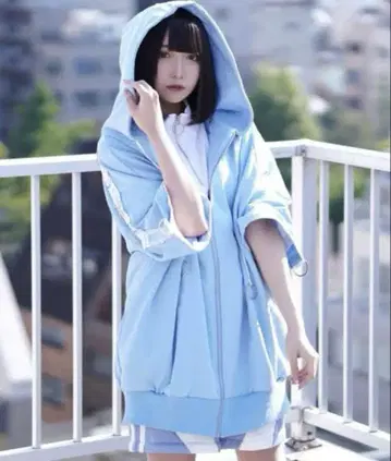REFLEM D링 로고 테이프 집업 반팔 후드티 블루