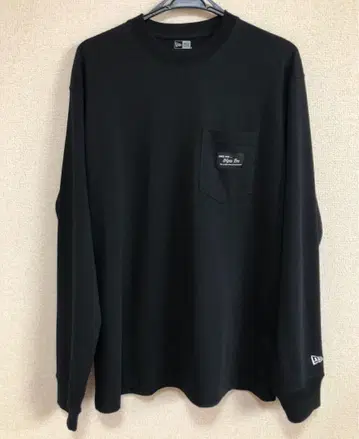 미사용 NEWERA 포켓 부착 블랙 긴팔 티셔츠 사이즈 S