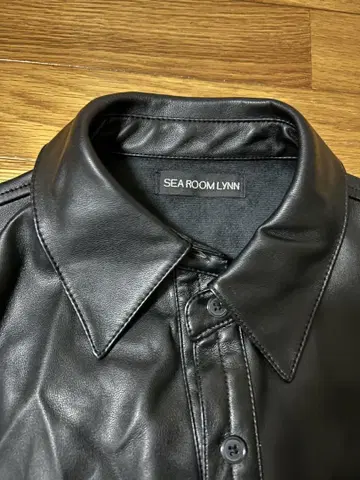 SEA ROOMLYNN 소프트 스트레치 ECO 가죽 오버 셔츠 블랙