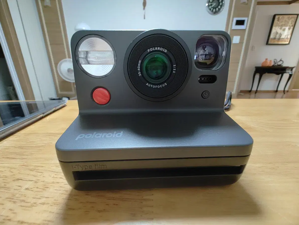 Polaroid