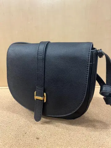 FOSSIL 파슬 블랙 숄더백 반달