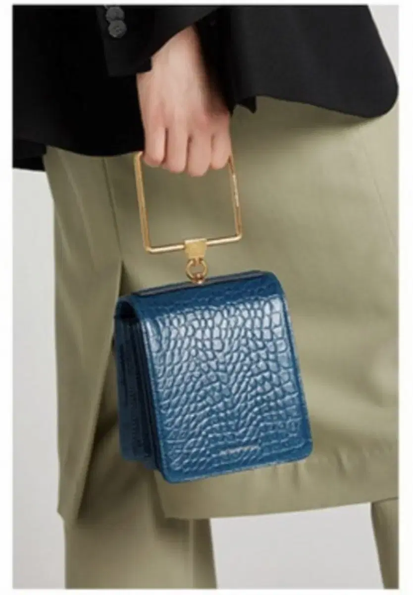 Marge Sher Wood Pump Handle Bag Blue