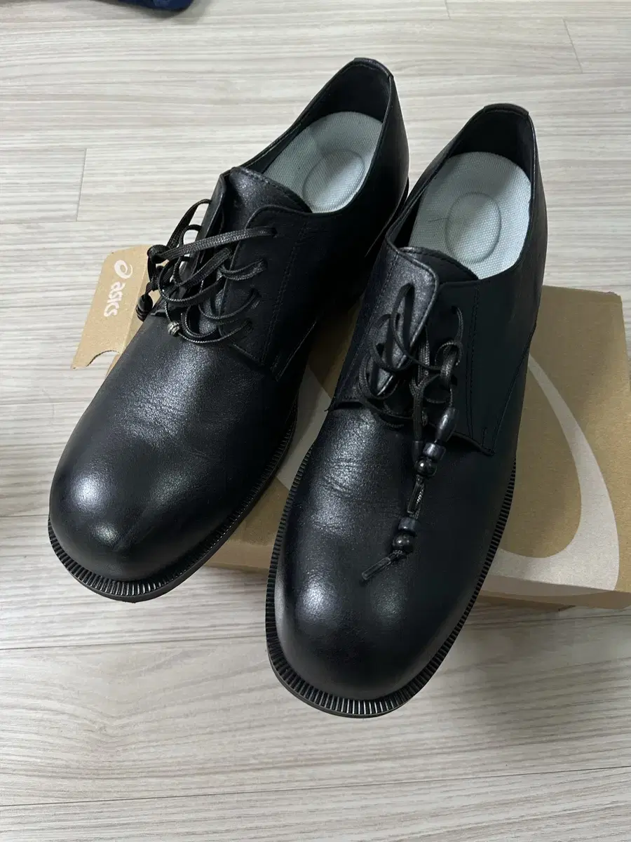 Romantic Move x NOIR Toledo Toggle Derby 285
