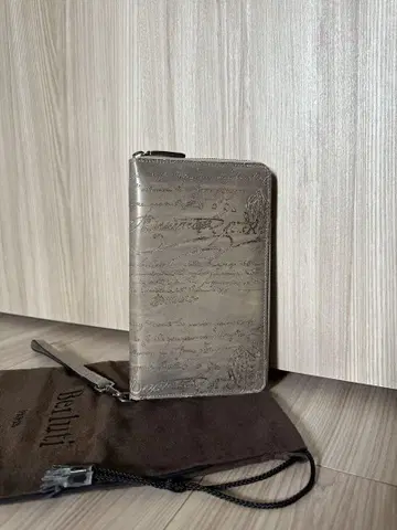 특주 45만 벨루티 티오네 스크릿 가죽 장지갑 오소파티누