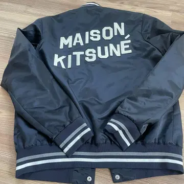 메종키츠네의 바시티 자켓 maison de kitsune 네이비