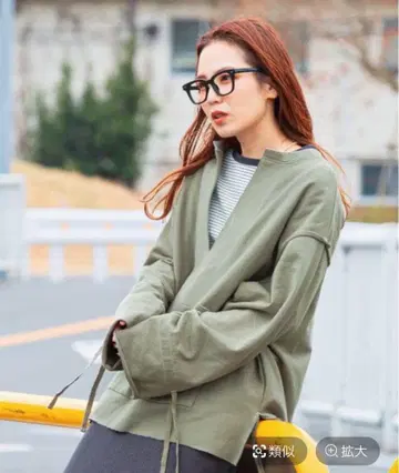 니코안드 niko and 메이크업 스태프 티라 씨 메키파풍 풀오버 카키