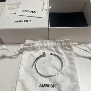 앰부쉬 실버 Zip Tie 브레이슬릿