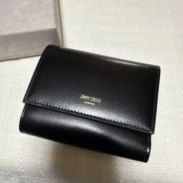JIMMY CHOO 블랙 3단 폴더형 지갑