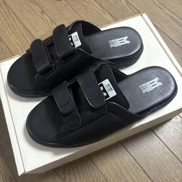 MYne 샌들 블랙 사이즈 39/24.5cm