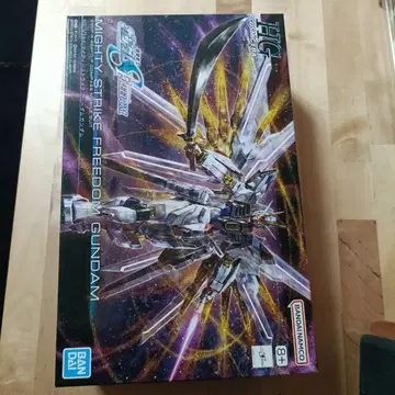 HG MIGHTY STRIKE FREEDOM GUNDAM