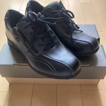 미사용/요넥스 워킹화 22.0cm