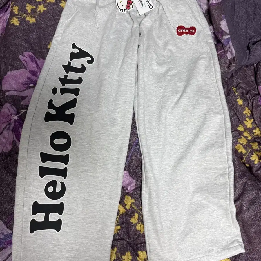 Hello Kitty × Open YY Parachute Pants ▫️IN STOCK▫️🔥 HELLO KITTY X YY PARACHUTE PANTS, WHITE