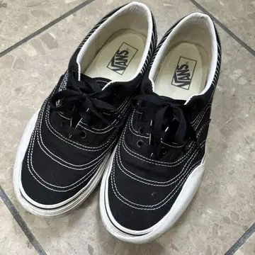 VANS 블랙 스니커즈