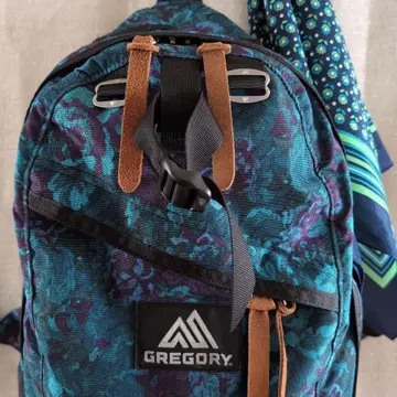 새상품급 GREGORY 블루 태피스트리 백팩과 꽃무늬 스카프 세트