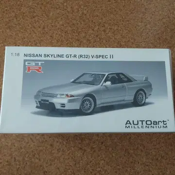 AUTOart SKYLINE GT-R (R32) V-SPEC II 미개봉