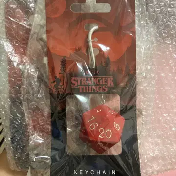 Stranger Things 주사위 모양의 키링
