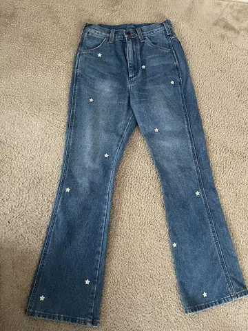 Wrangler 부츠 컷 데님 꽃 자수
