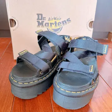 닥터마틴 Dr.Martens KIMBER 샌들 통굽 23cm