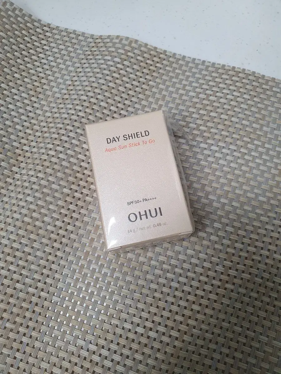 O Hui Day Shield Aqua Sun Stick To Go (14g)