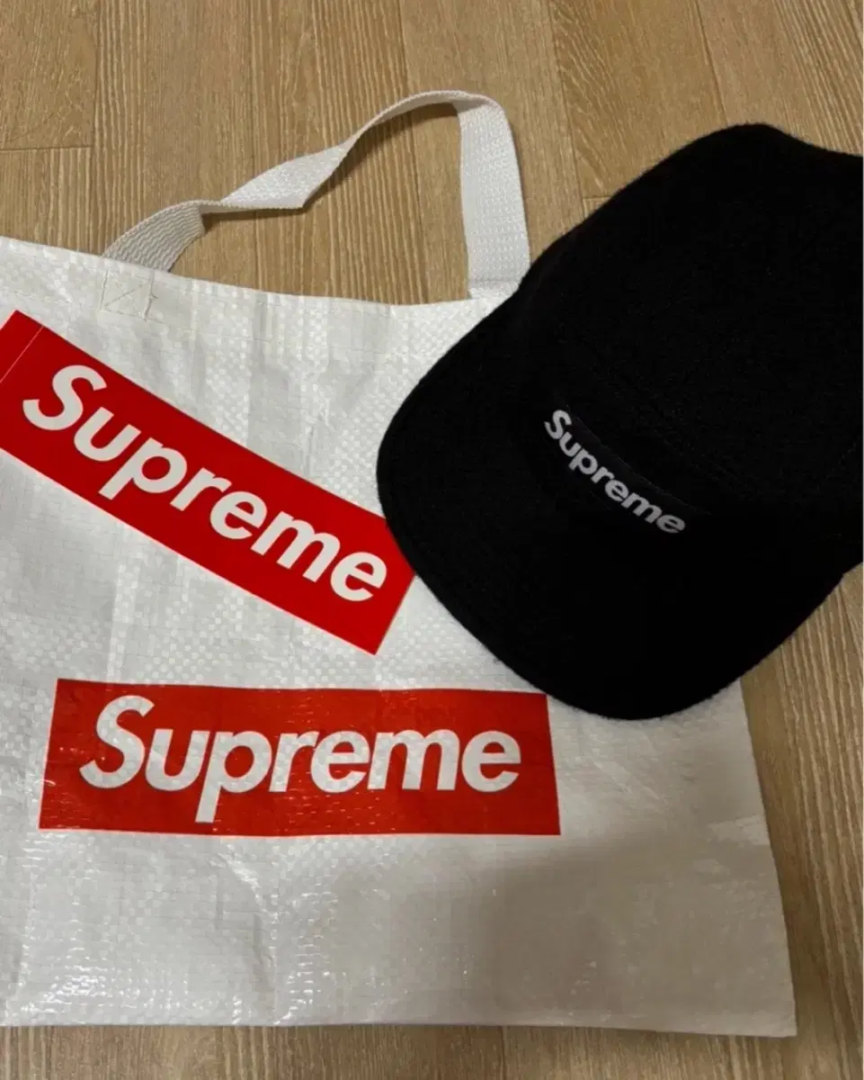 Supreme hat (new)