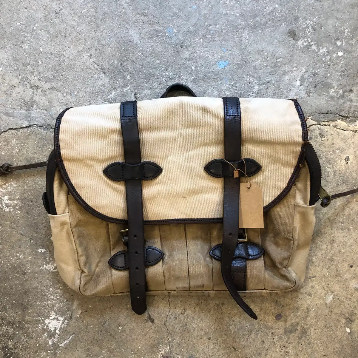 Vintage Filson Field Bag FILSON Medium Field Bag Tan Shoulder