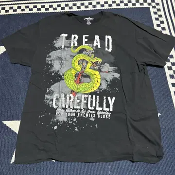 TREAD CAREFULLY 뱀 그래픽 티셔츠 3XL