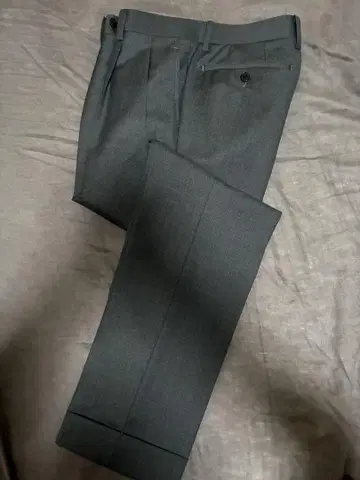 에르메네질도제냐 원단 슬랙스 유니버설 랭귀지