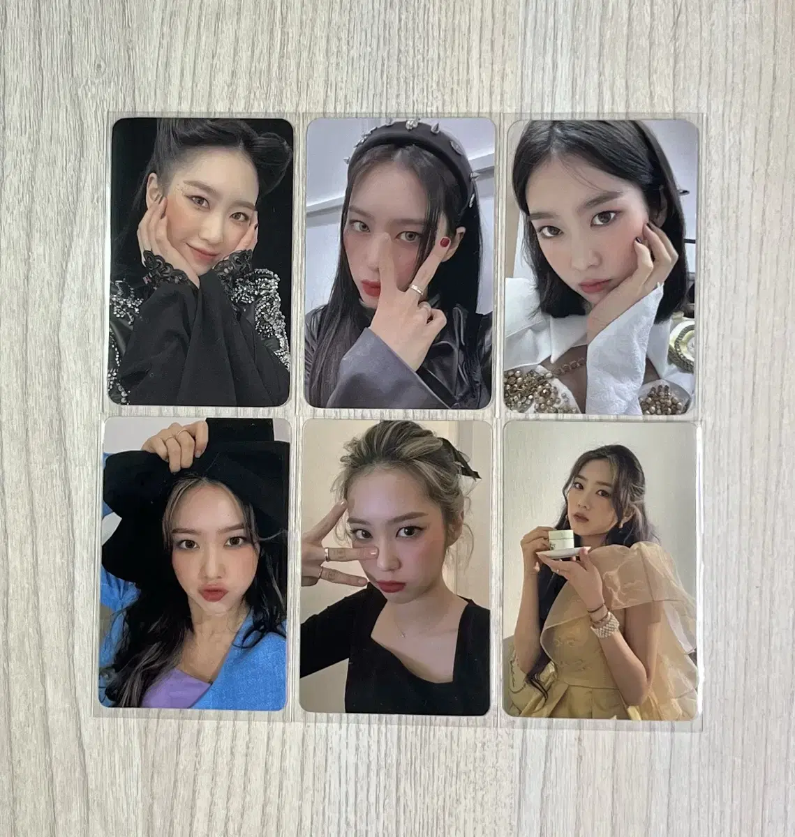 Selling Oh My Girl jiho poca!