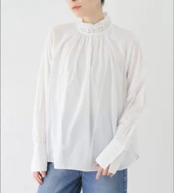 24년산 완판템 스픽 앤 스팬 코튼 자수 칼라 블라우스