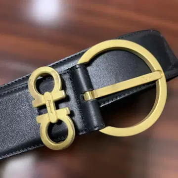 레어 Salvatore Ferragamo 블랙 가죽 벨트