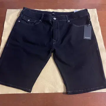 TRUE RELIGION 블랙 숏 팬츠 W40