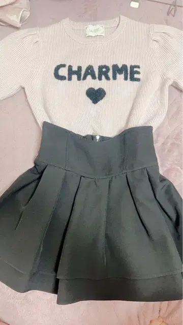 미셸 마카롱 슬림 레그 스커트 블랙