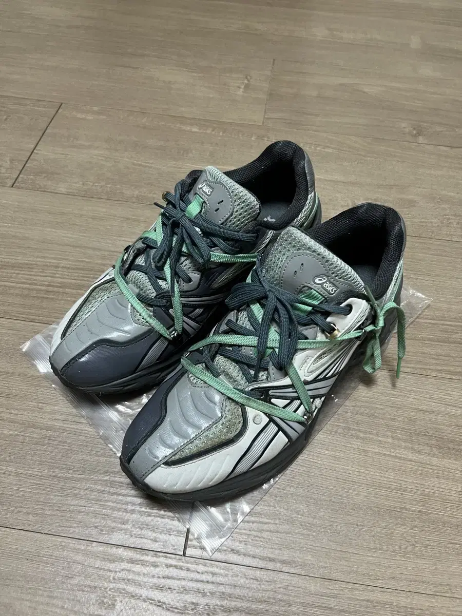 아식스 엔더슨벨 프로토블라스트 스모크 그레이 280