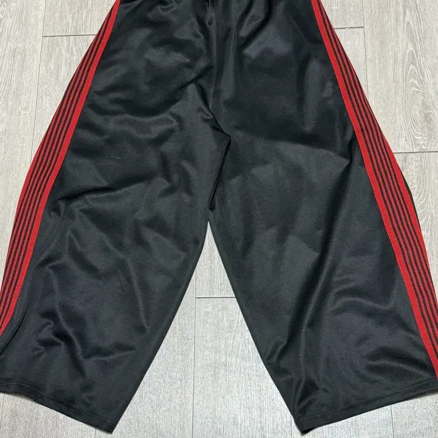 Needles TRACK PANT ブラック×レッド Needles x LHP H.D. Track Pants Black/Red Men's - FW24 - US