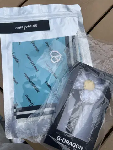 G-DRAGON 미니 라이트 키링 & 스카프