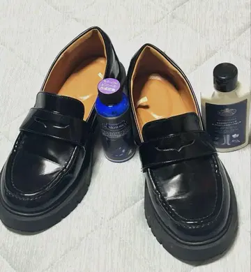 유니클로 C 네이비 느낌 터치 로퍼 24.5 에나멜 블랙
