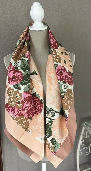짐 톰슨 실크 스카프 약 106cm x 106cm