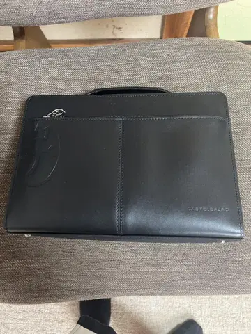 까스텔바작 블랙 가죽 클러치백