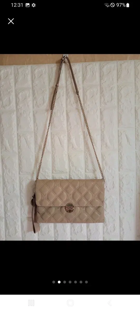 Metrocity. Authentic. Quilting bag. Condition is like new.