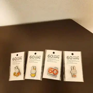 미피 60주년 기념 핀 배지 4개 세트