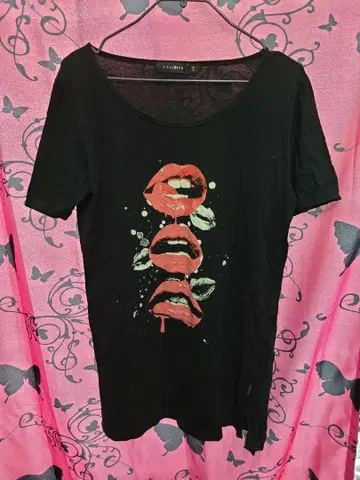 CIVARIZE 립 프린트 블랙 티셔츠 46