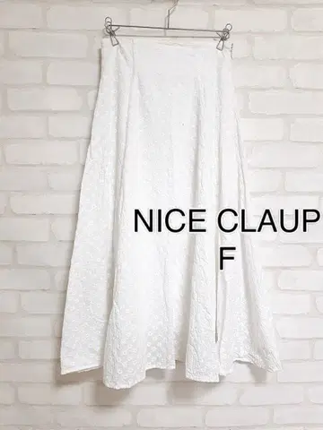 M346 NICE CLAUP 꽃 자수 플레어 스커트 안감 있음 하자품
