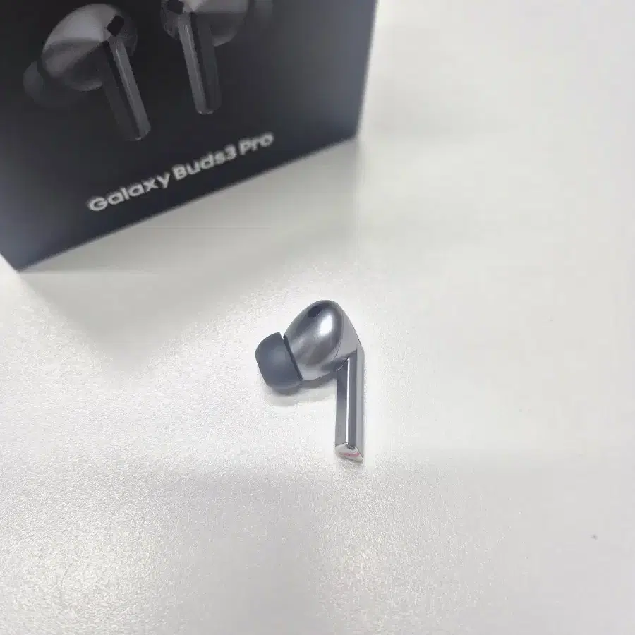 ⭐️新品未開封品⭐️Galaxy Buds 3 white 新品.未開封】Samsung Galaxy Buds3 イヤホンホワイト