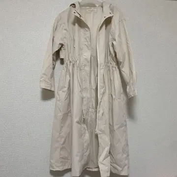 후드 부착 베이지 롱 코트 스프링 코트