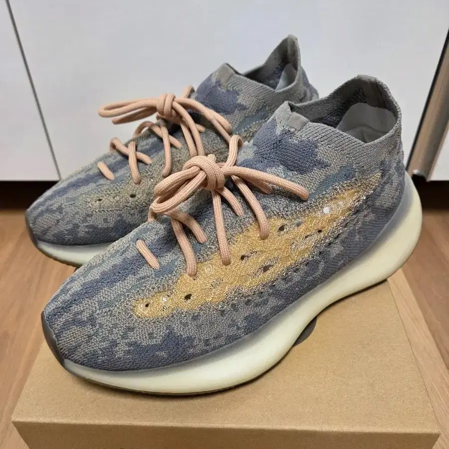 아디다스 이지 부스트 380 미스트 - 논리플렉티브