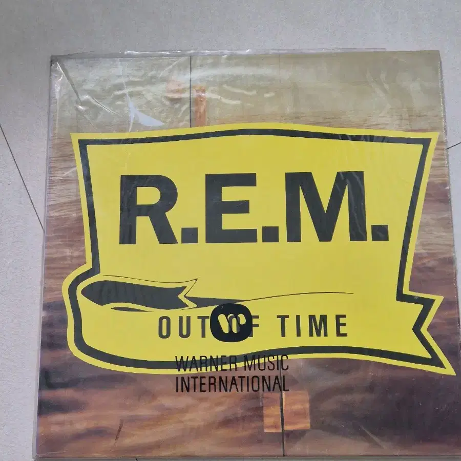 R.E.M. out of time レコード My05OTA0LnBuZw.jpeg